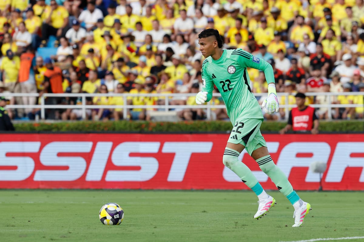 Kevin Mier tuvo una vital atajada en el partido de Colombia ante Perú. //EFE: Mauricio Dueñas Castañeda