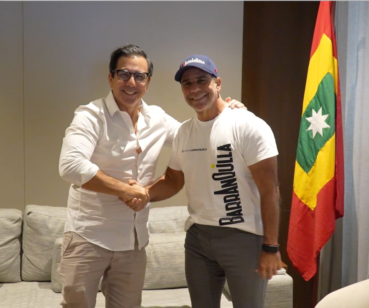 Kevin Murakami, director de State INL de la US Embassy Bogotá, y el alcalde de Barranquilla Alejandro Char.//Cortesía