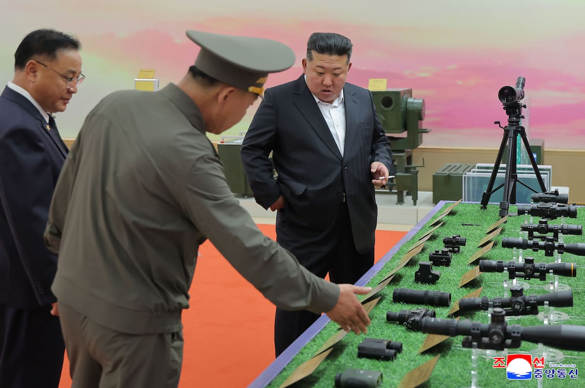 Kim Jong-un reapareció en imágenes tras rumores sobre supuesta muerte. // Foto: KCNA via KNS via AP