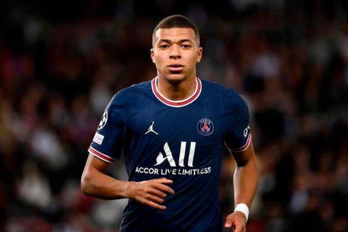 Kylian Mbappé se está adaptando a su máscara antes del partido de Francia ante Polonia