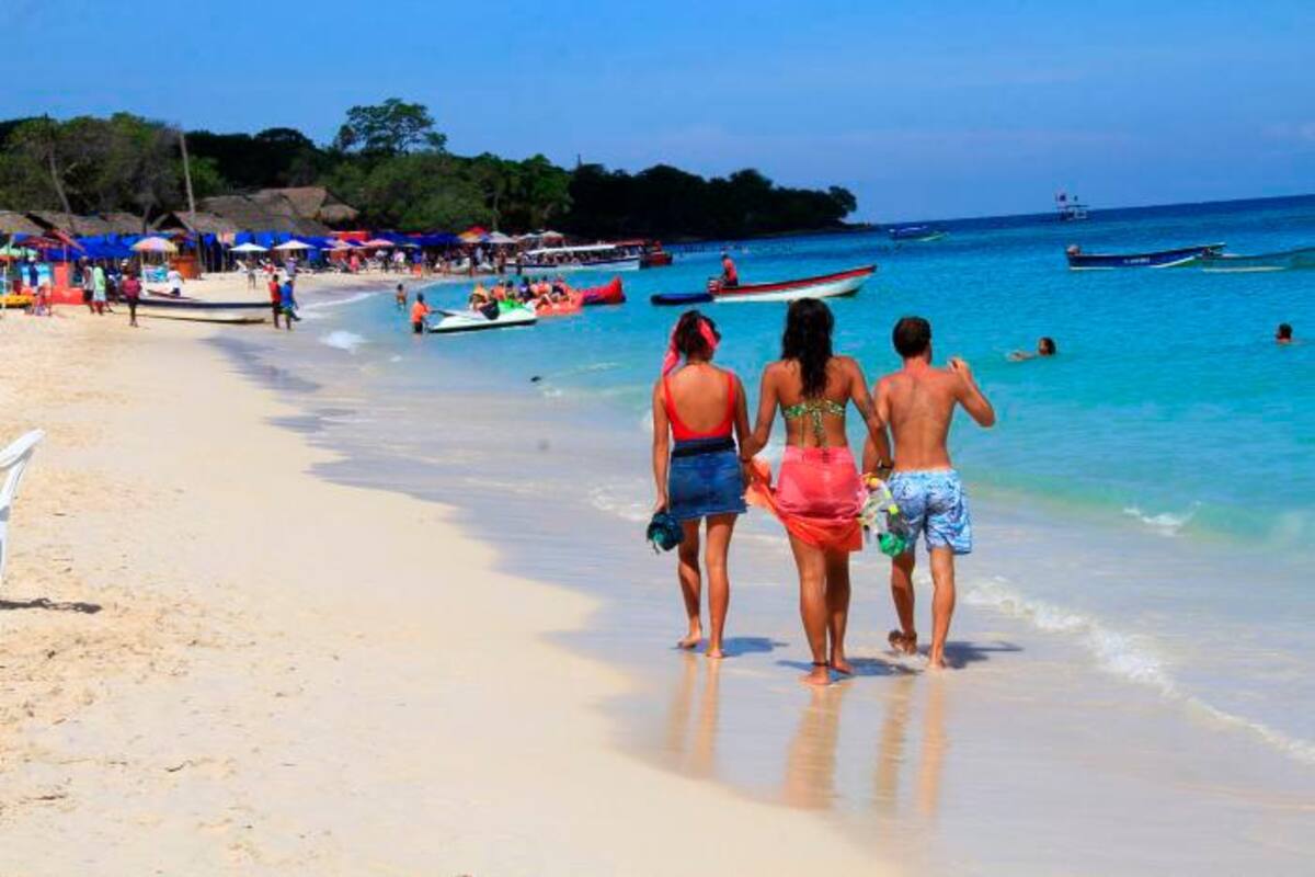 Piden fortalecer controles a la informalidad en Playa Blanca