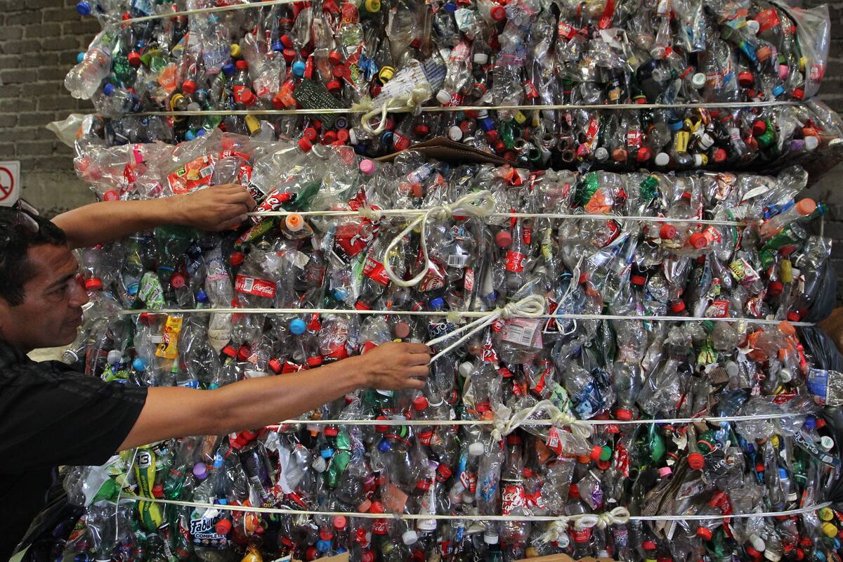 En 2030 habría 600.000 toneladas de plástico de Coca-Cola en océanos, según ONG