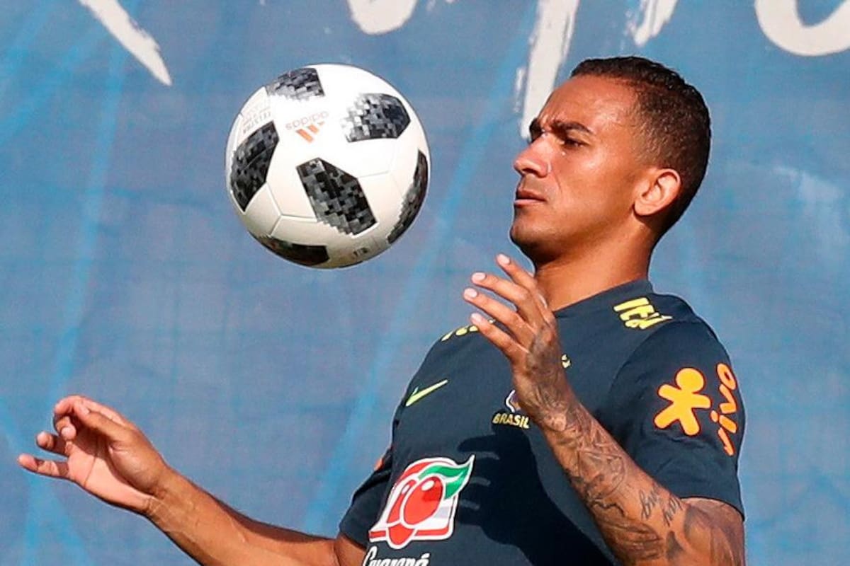 Fútbol: Prohibido besar el balón e intercambiar camisetas en Sudamérica