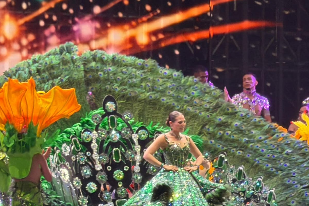 Noche histórica: las exreinas bailaron en la coronación de Michelle Char