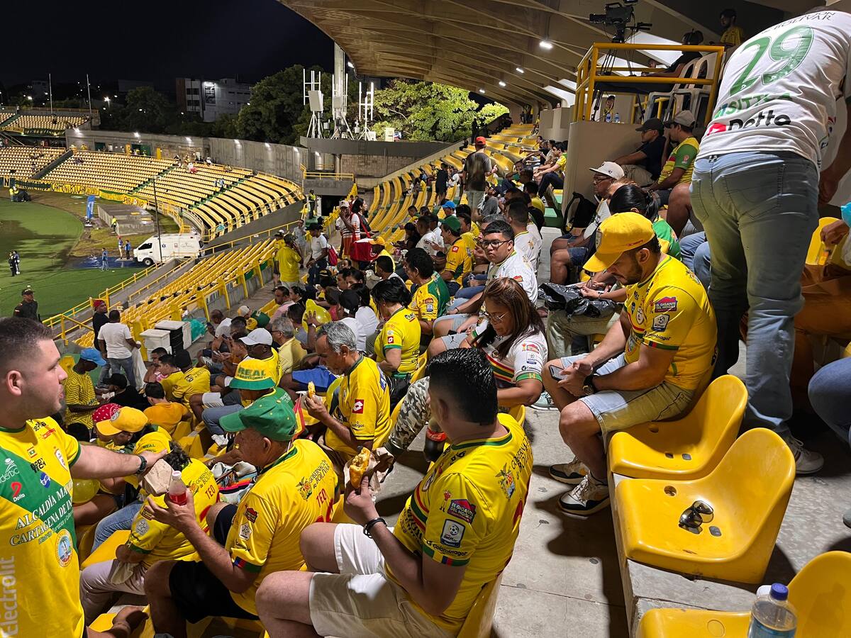 La gente siempre acompaña al Real Cartagena.