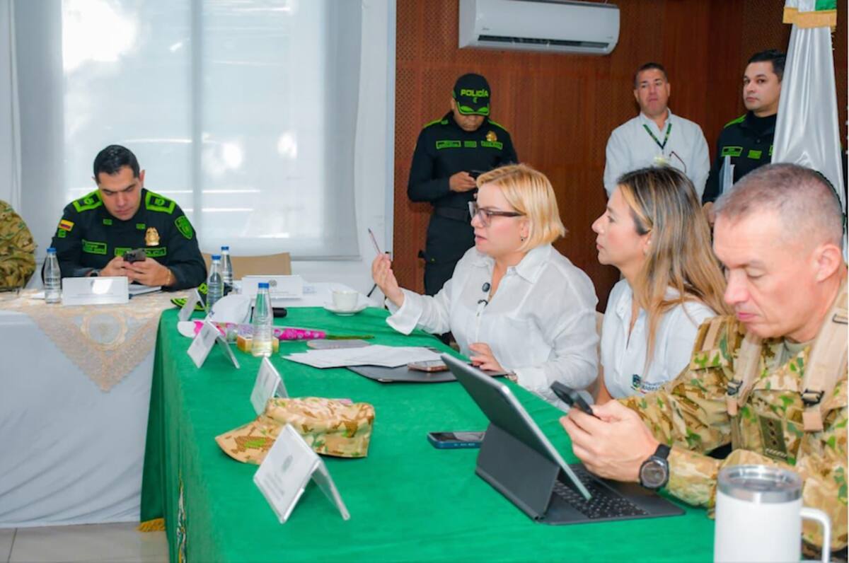 La gobernadora del Magdalena, Margarita Guerra, lideró el Consejo de Seguridad donde se planeó la evacuación de los indigenas que resultaron heridos en la Sierra Nevada.//Cortesía Prensa Gobernacion del Magdalena.