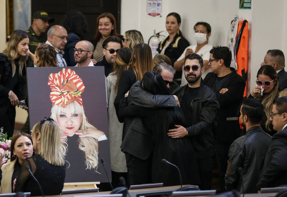 En el Concejo de Bogotá en cámara ardiente familiares y amigos despiden a La Gorda Fabiola. //Foto: Colprensa.