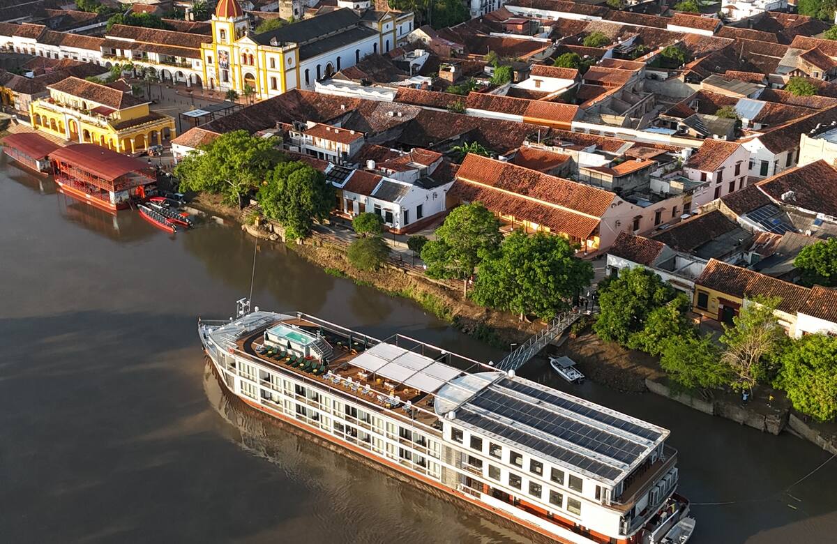 La llegada del crucero AmaMagdalena a Mompox. // Diego Fierro - EU