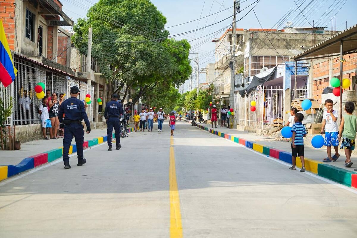 La Gobernación de Bolívar entregó 457 metros lineales de pavimento en concreto rígido, además de nuevos andenes y bordillos en Olaya Herrera sector La Magdalena. // Foto: Cortesía - Gobernación de Bolívar.