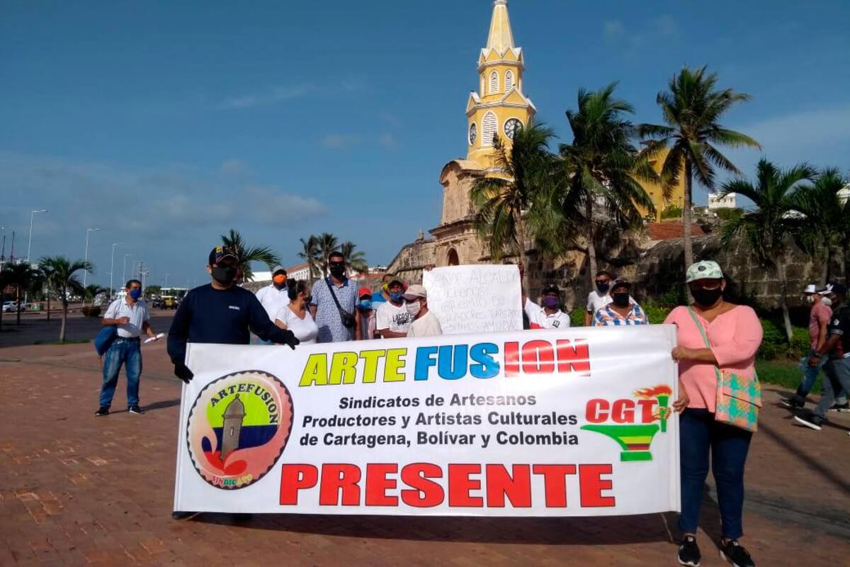 Asociaciones de vendedores del sector turismo protestaron por ayudas