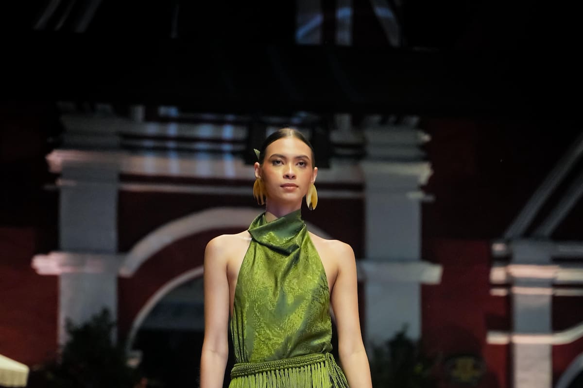 La moda hecha por artesanas de Bolívar llega a Europa: ELAR aterriza en exclusiva tienda de Madrid