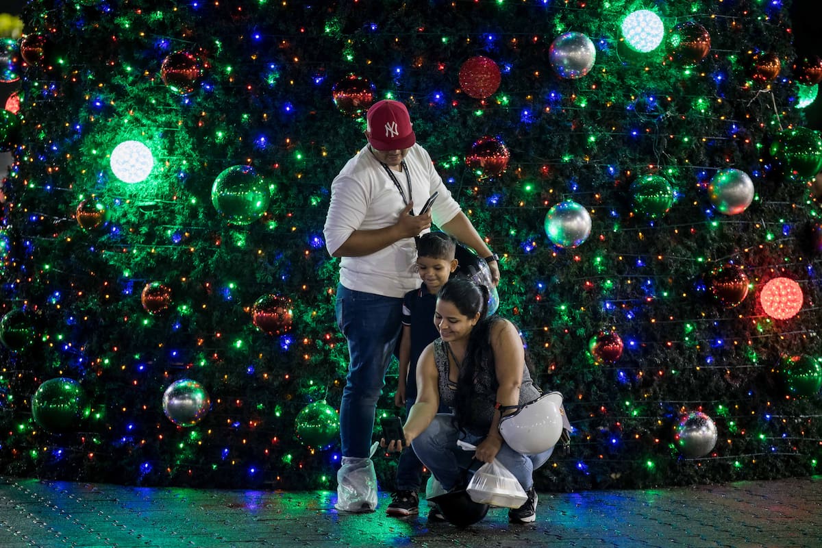La Navidad comienza en Venezuela tras el "adelanto" decretado por Nicolás Maduro. // Foto: EFE/ Miguel Gutierrez.