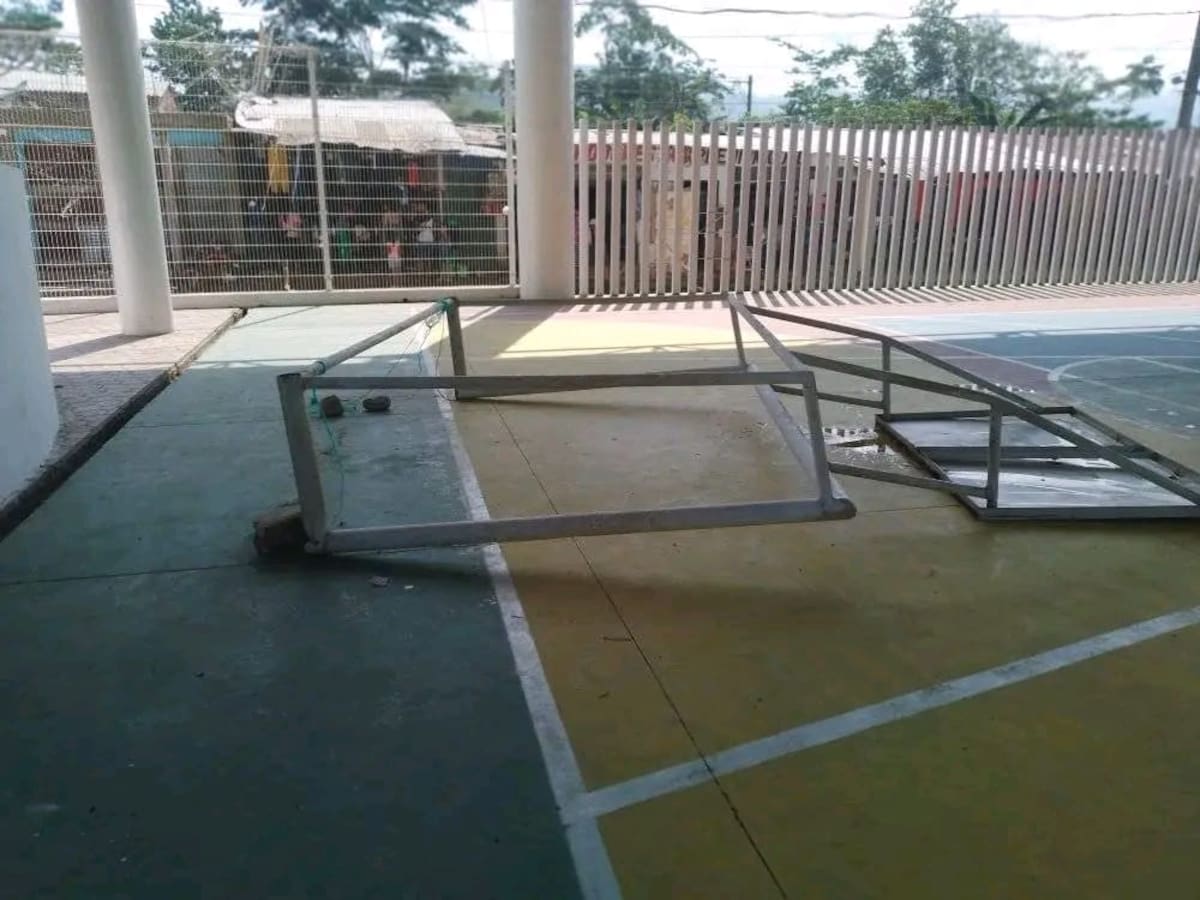 La portería le cayó en la cabeza a la menor, de 7 años.