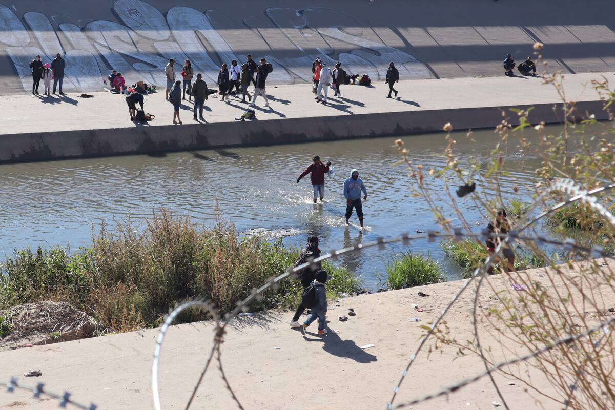 ¿Trump usará a las Fuerzas Armadas para deportar a migrantes indocumentados?