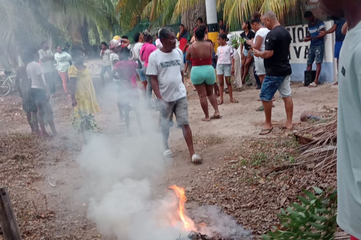 Protesta con fuego en Islas del Rosario: no votarán por falta de luz