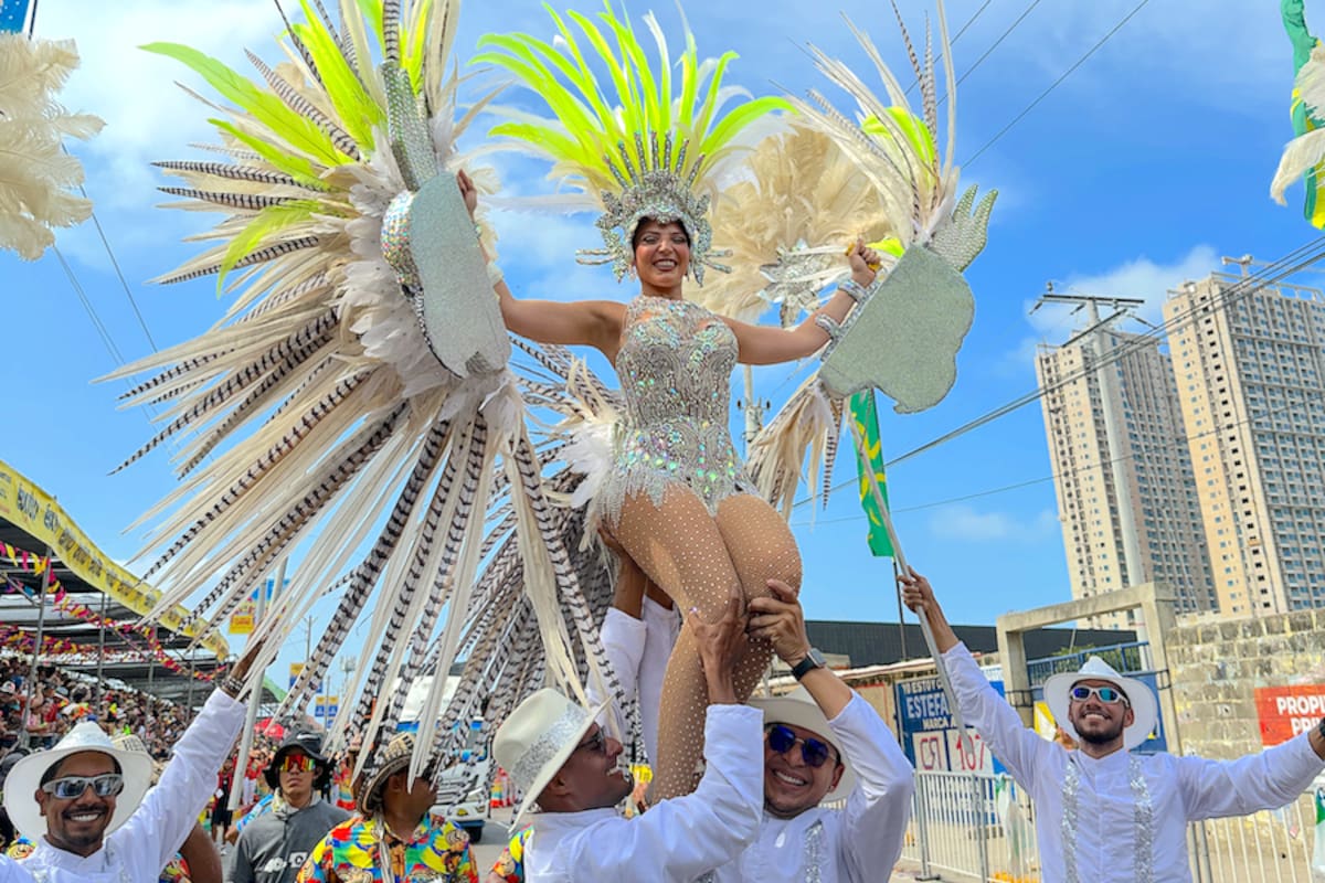 Gran Parada de Comparsas 2026: un toque de fantasía y tradición carnavalera