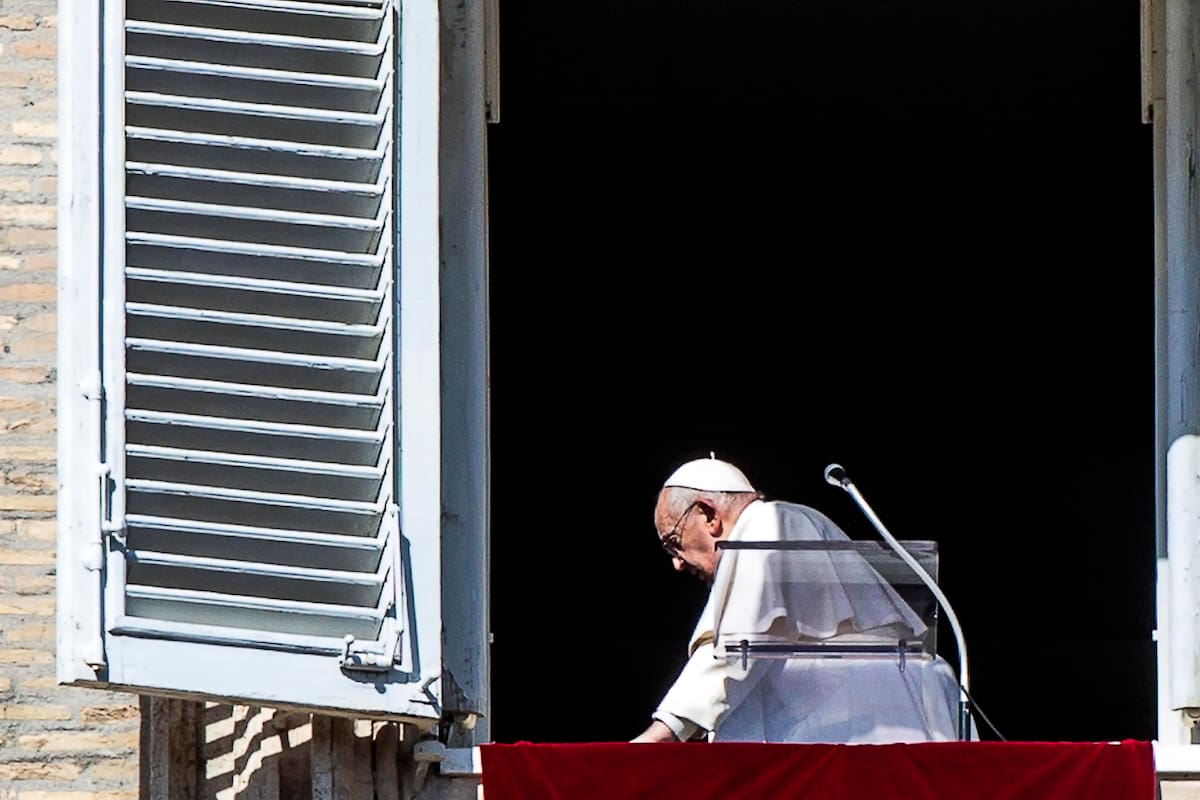 El Papa Francisco está estable, pero necesita tratamiento tras bronquitis