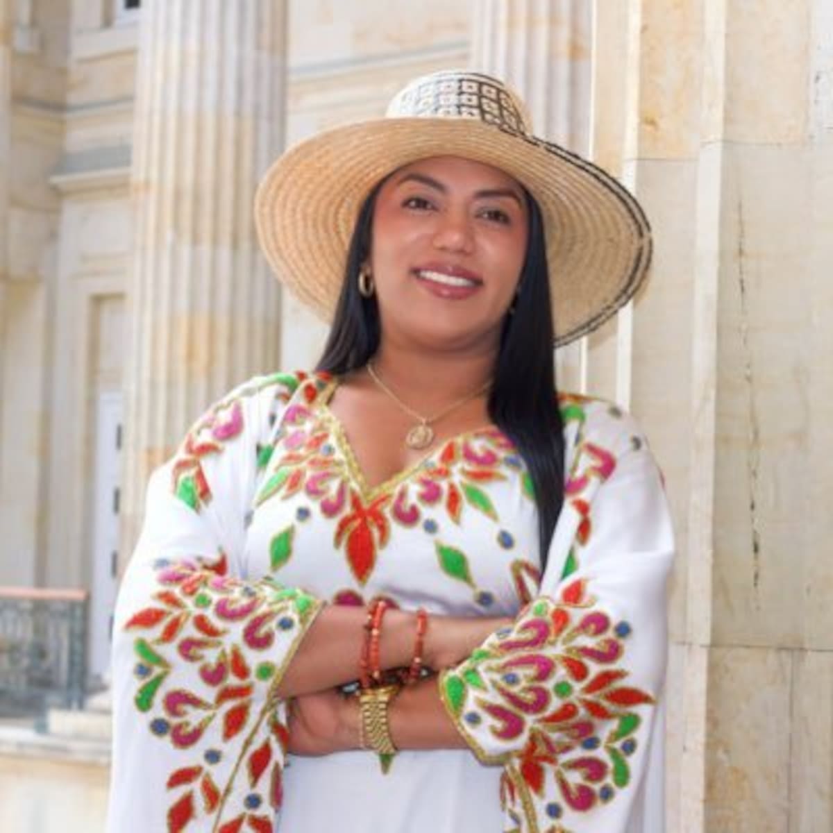 La senadora del Pacto Histórico, Marta Peralta Epiayú, respaldó la medida del presidente y denunció el drama que vive la población indígena