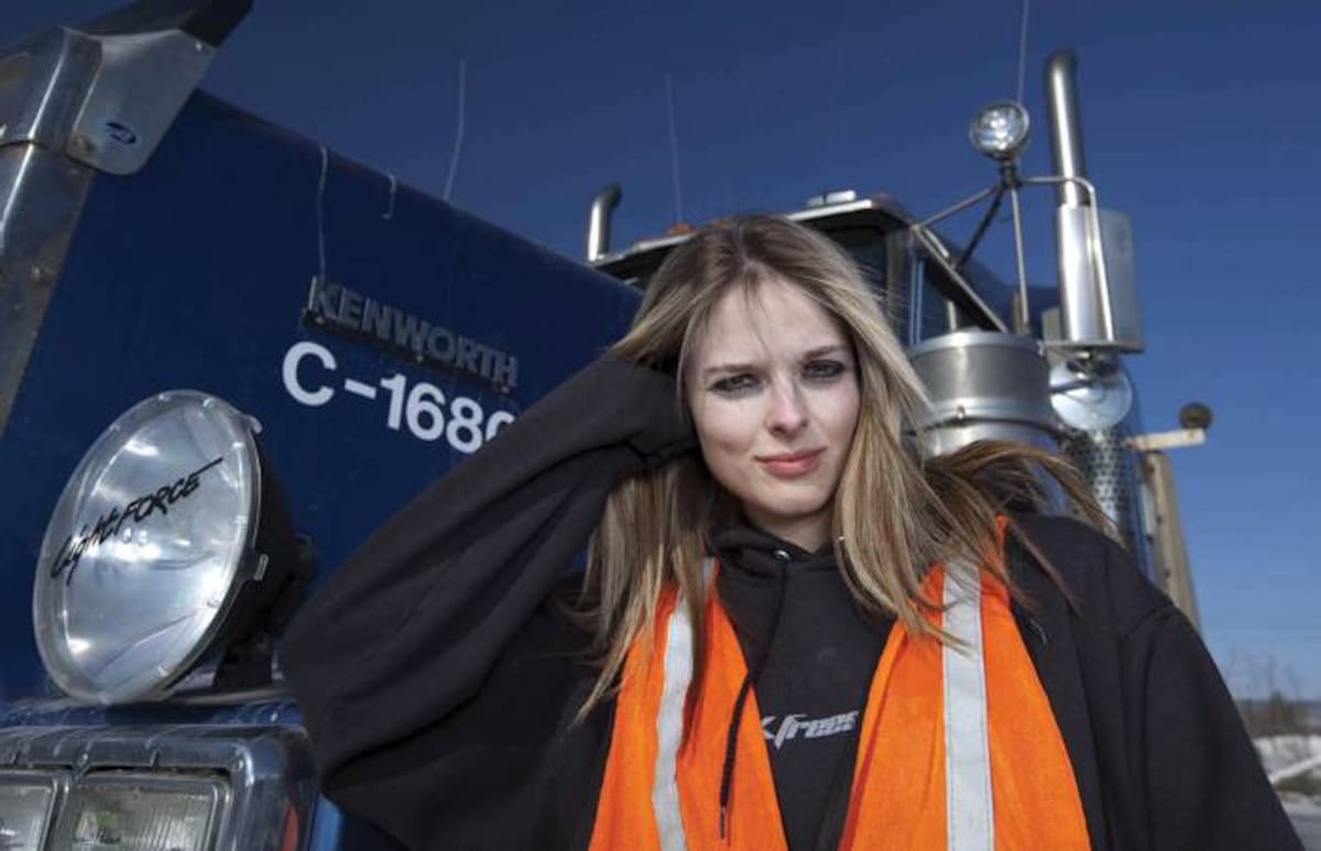 La sexy camionera Lisa Nelly una de las estrellas del canal History Channel, estará en Colombia con el lanzamiento de la versión latinoamericana de Rutas Mortales. COLPRENSA-ARCHIVO