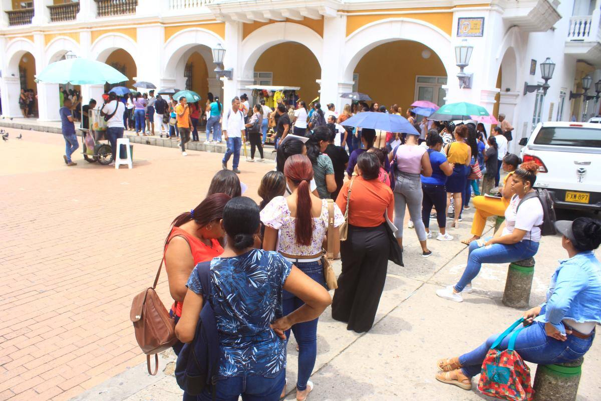 Mujeres y jóvenes, los que menos consiguen empleo en Cartagena