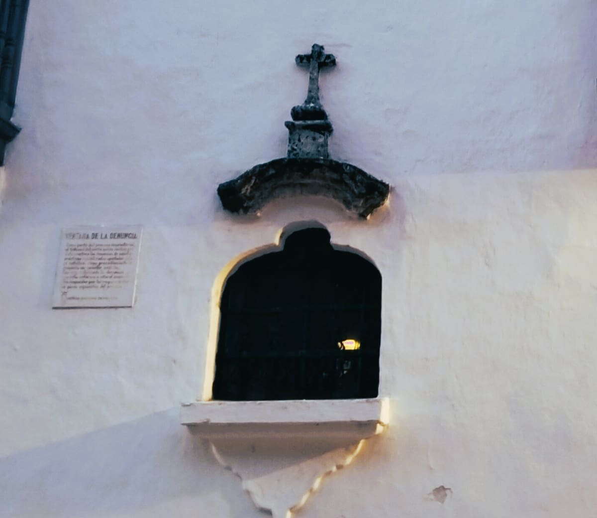 La ventana de la denuncia en el antiguo Palacio de la Inquisición. //Foto: Zenia Valdelamar- EU.