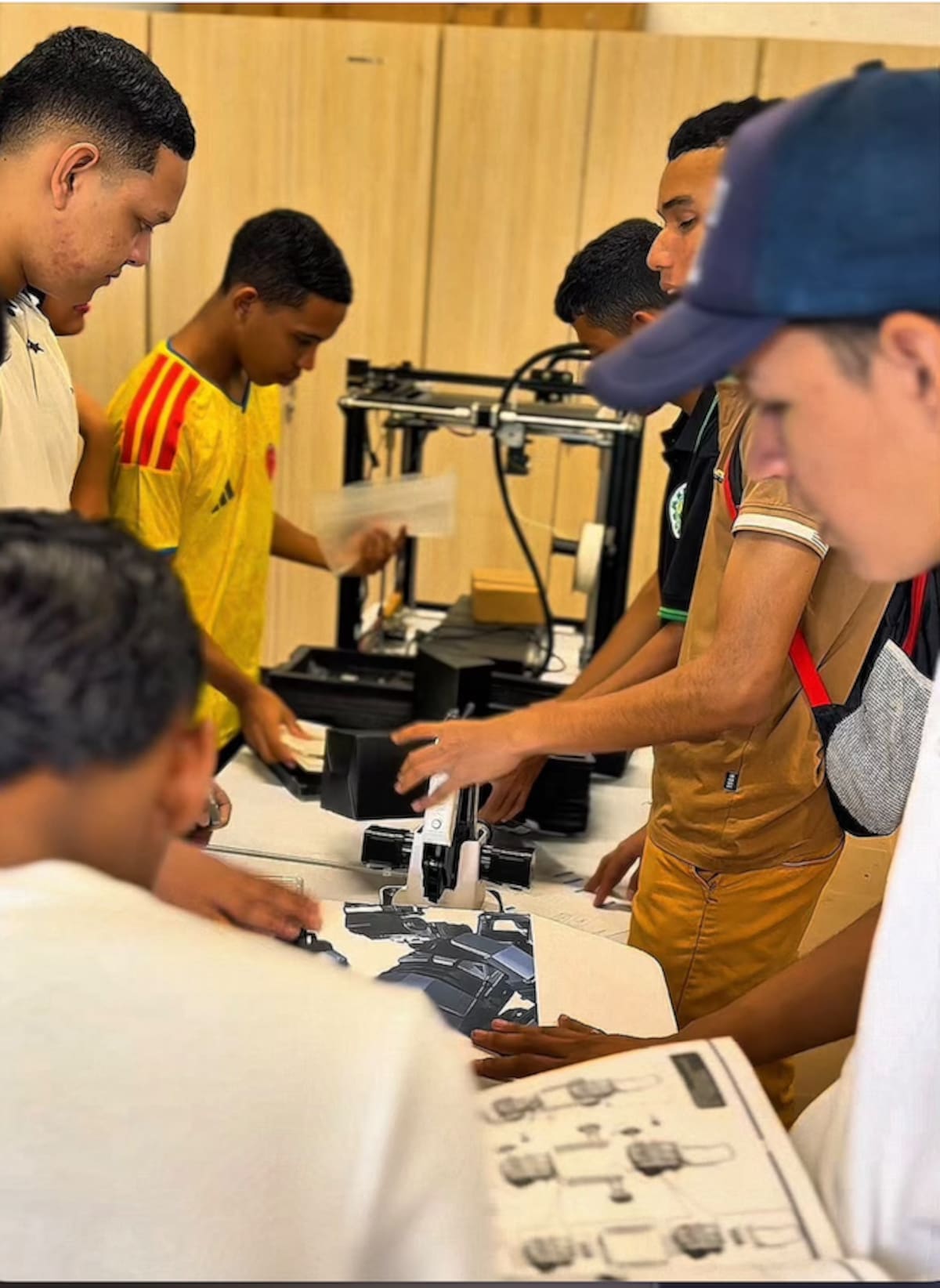 Los talleres de Robótica Social se han convertido en una experiencia de aprendizaje para los estudiantes de los campus universitarios de los municipios de Plato y El Banco, Magdalena.//Cortesía DCDGDM.