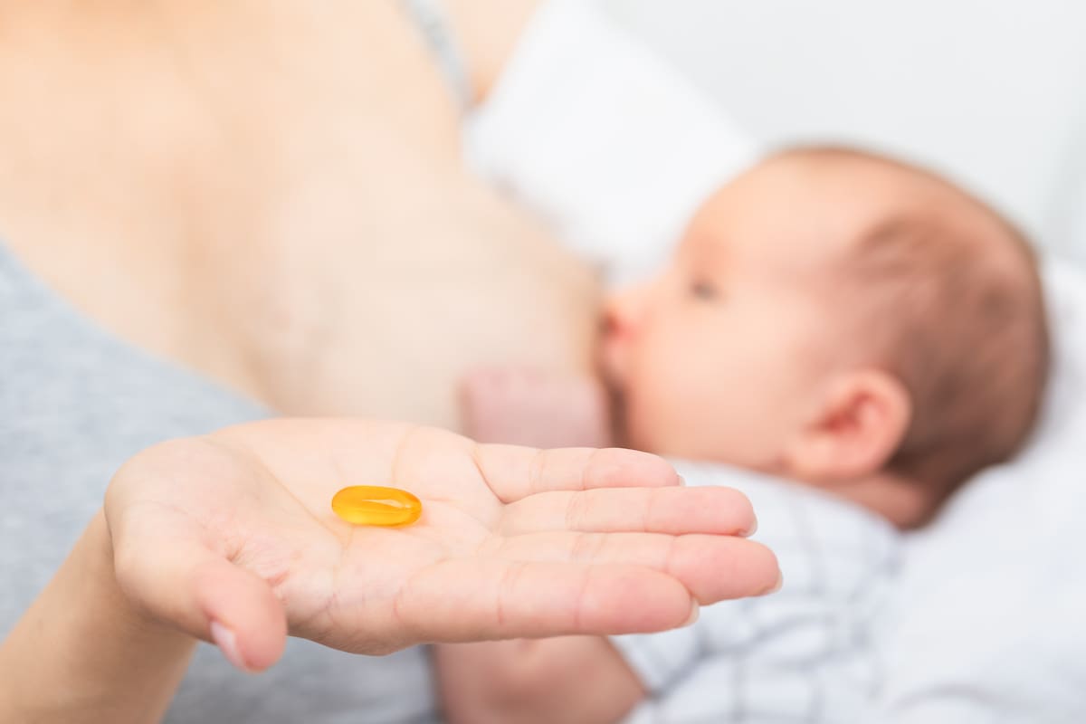 Mientras se está lactando, es esencial consultar al médico sobre la ingesta de cualquier medicamento. //123RF.