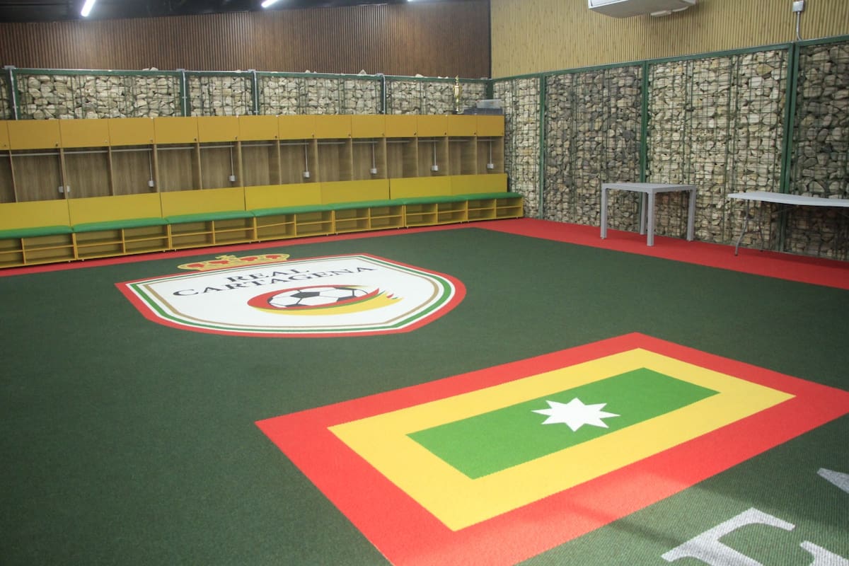 Camerinos en Club deportivo Lagos de Mozambique del equipo local Real Cartagena // JULIO CASTAÑO.