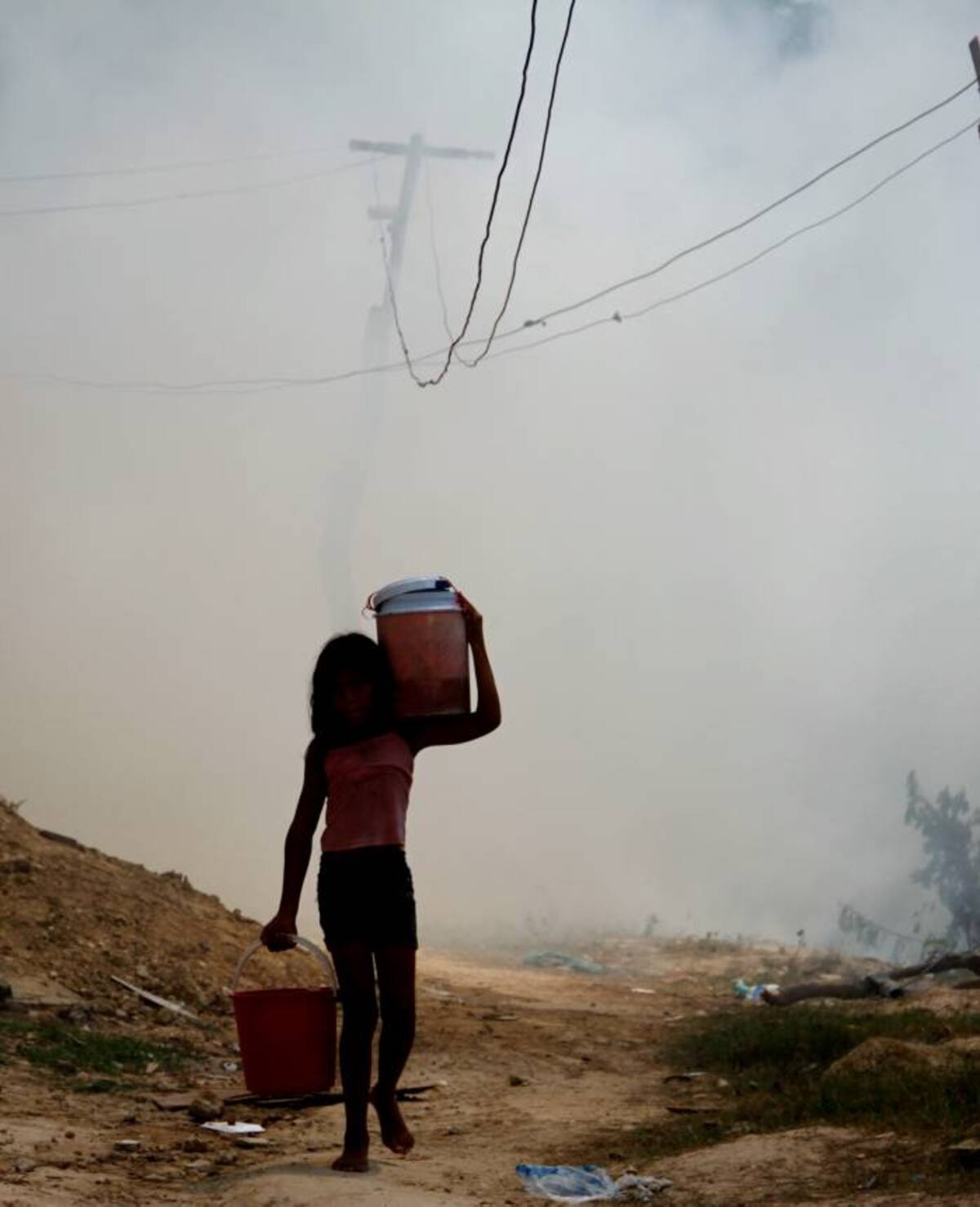 El humo de estos incendios podría generar en el futuro problemas respiratorios en la población. Q'HUBO CARTAGENA, LUIS EDUARDO HERRÁN
