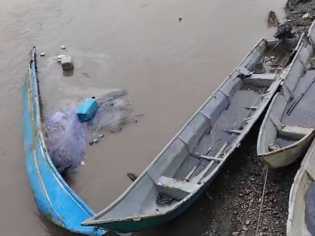 Una lancha fue usada para lanzar explosivos a miembros de la Armada Nacional, en Timbiquí. // Foto tomada de internet.