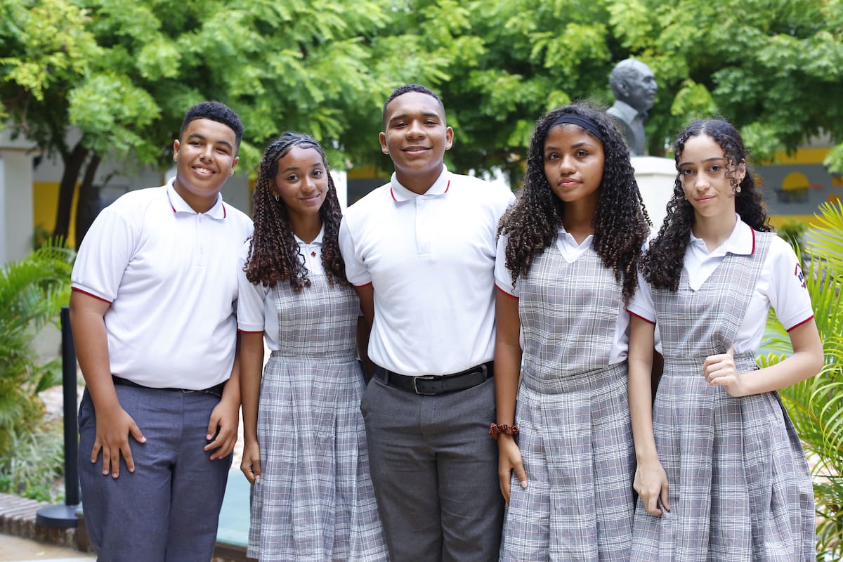 Dilan Herrera, Estéfany de Ávila, Samuel Anaya, Laura Torres y Ángeles Quintana.
