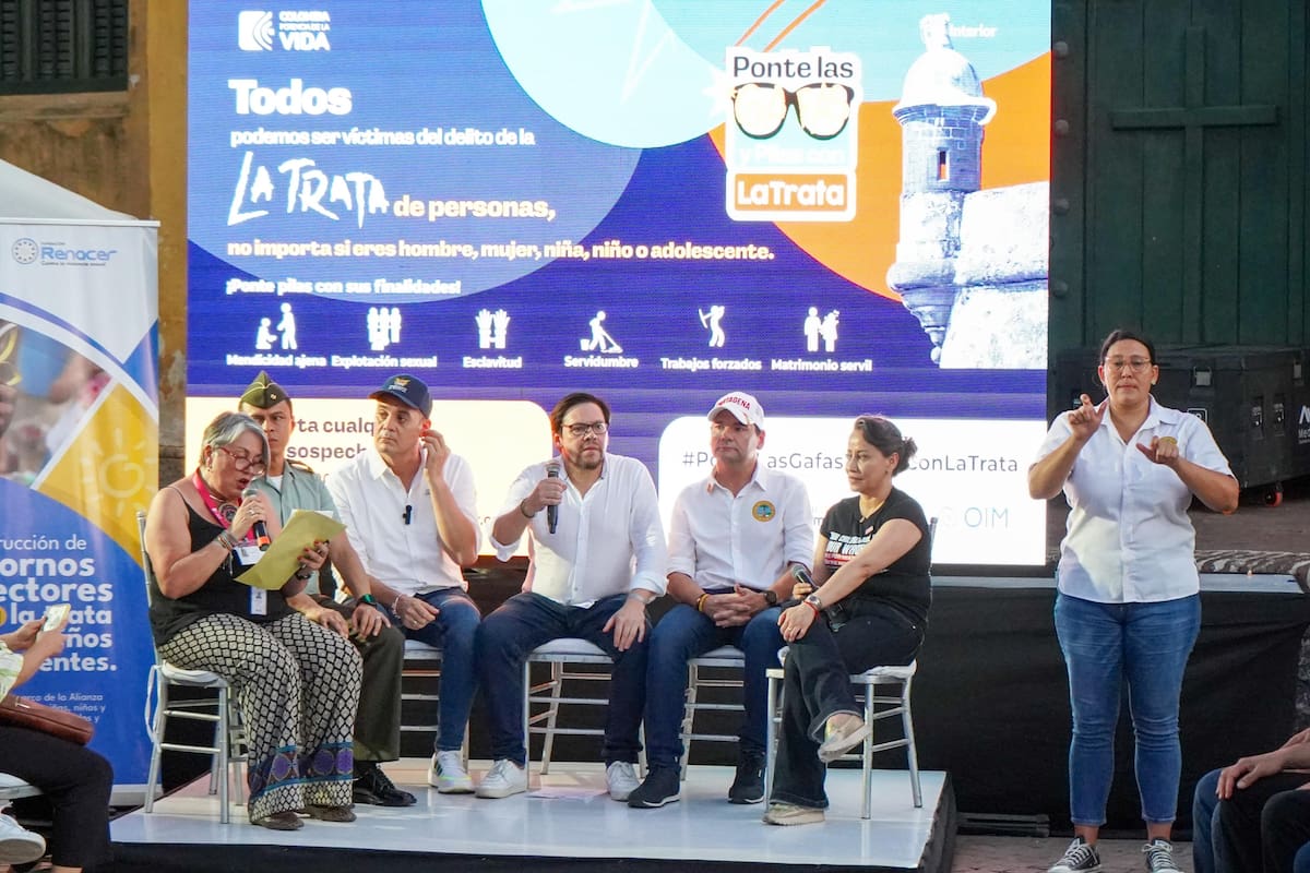 Lanzamiento de la estrategia ¡Ponte las gafas y pilas con la trata! // Foto: Cortesía