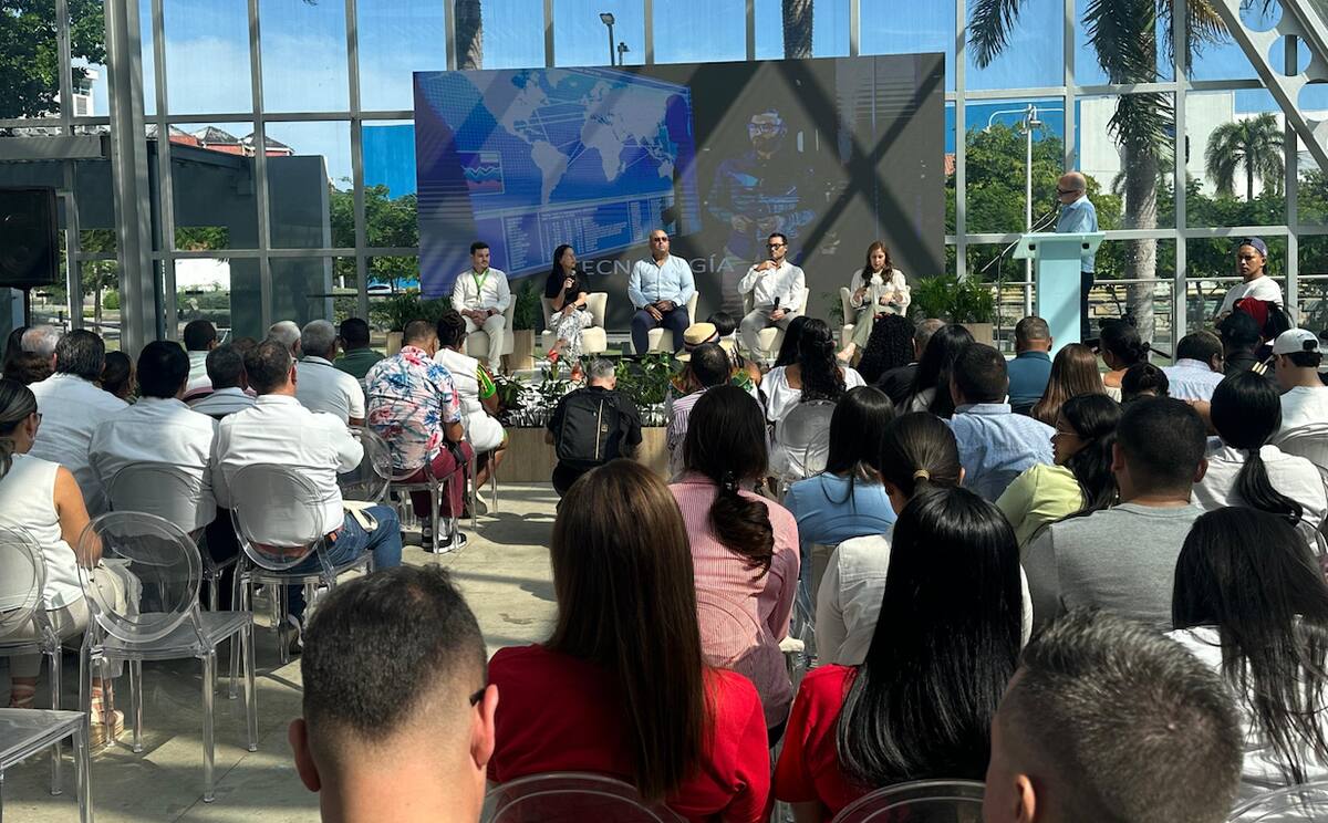 Aspecto del recinto donde se hizo la presentación del innovador sistemas de monitoreo que se instalará en la Ciénaga de Mallorquín.//Cortesía.