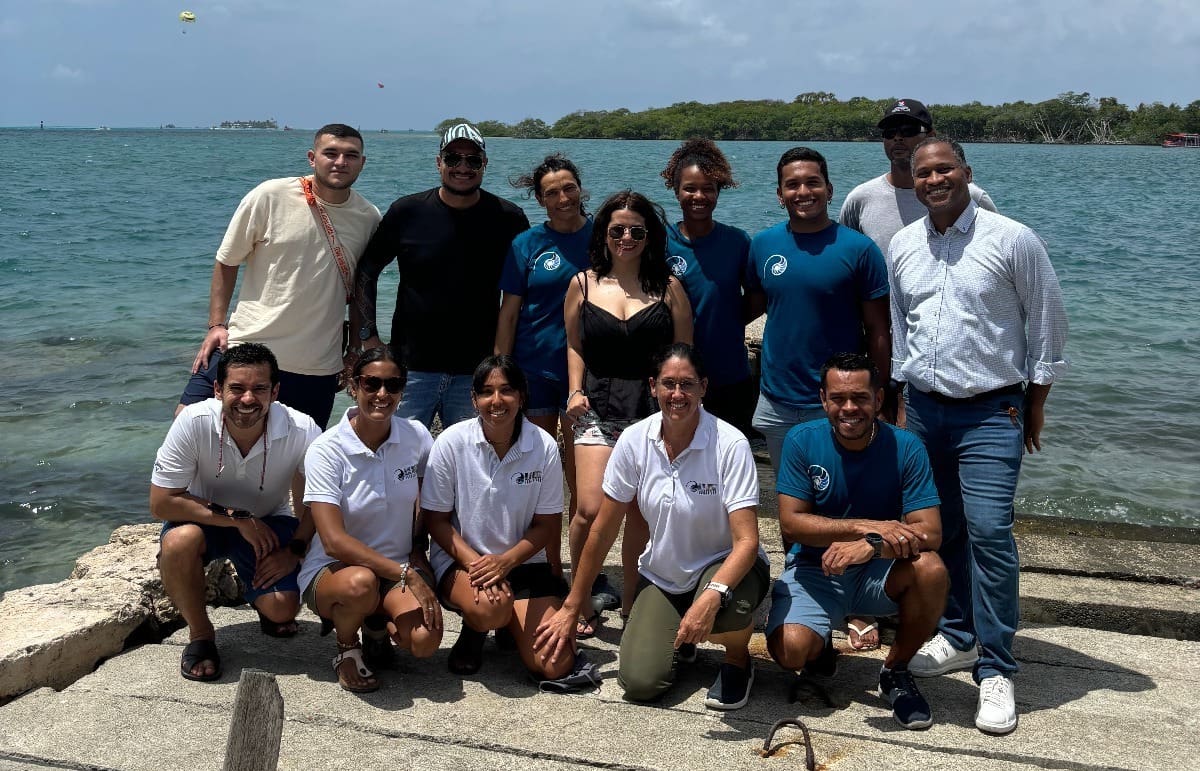 Representantes de Chevron Colombia, Blue Indigo, Gobernación de San Andrés, comunidad y líderes de otras regiones del país.