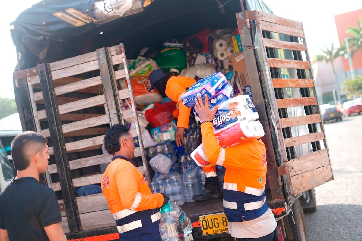 Cartagena despacha segundo cargamento de 25 toneladas de ayuda con destino a Quibdó