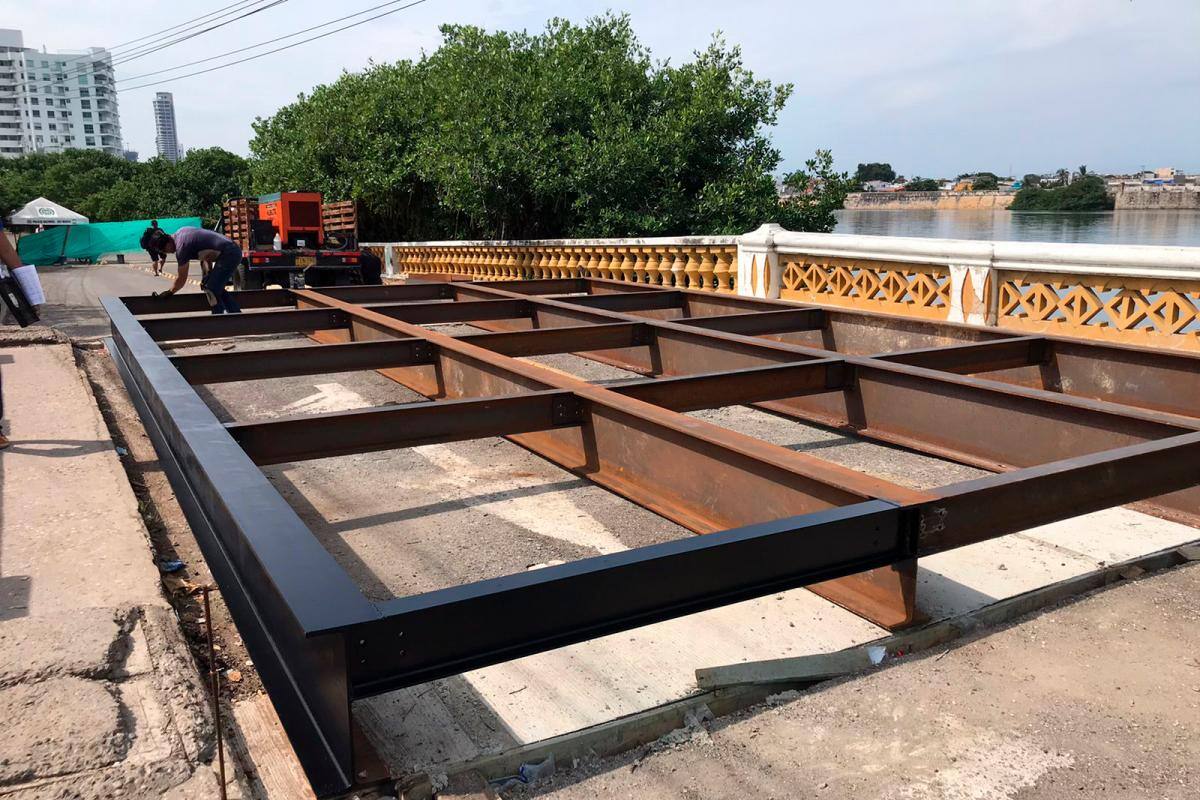 Comenzó tratamiento anticorrosivo a las vigas del puente Las Palmas
