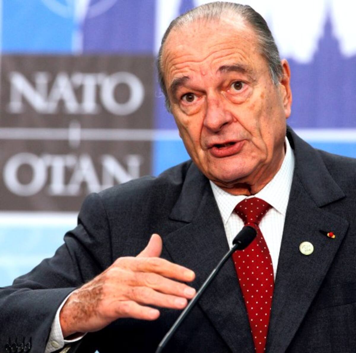Jacques Chirac, ex presidente francés, se le acusa de los delitos de malversación de fondos, abuso de confianza y apoderamiento ilícito de intereses. AFP PATRICK KOVARIK