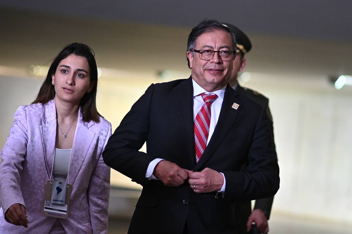 Presidente de Colombia, Gustavo Petro, junto a la que era su jefa de Gabinete, Laura Sarabia. // Foto: EFE