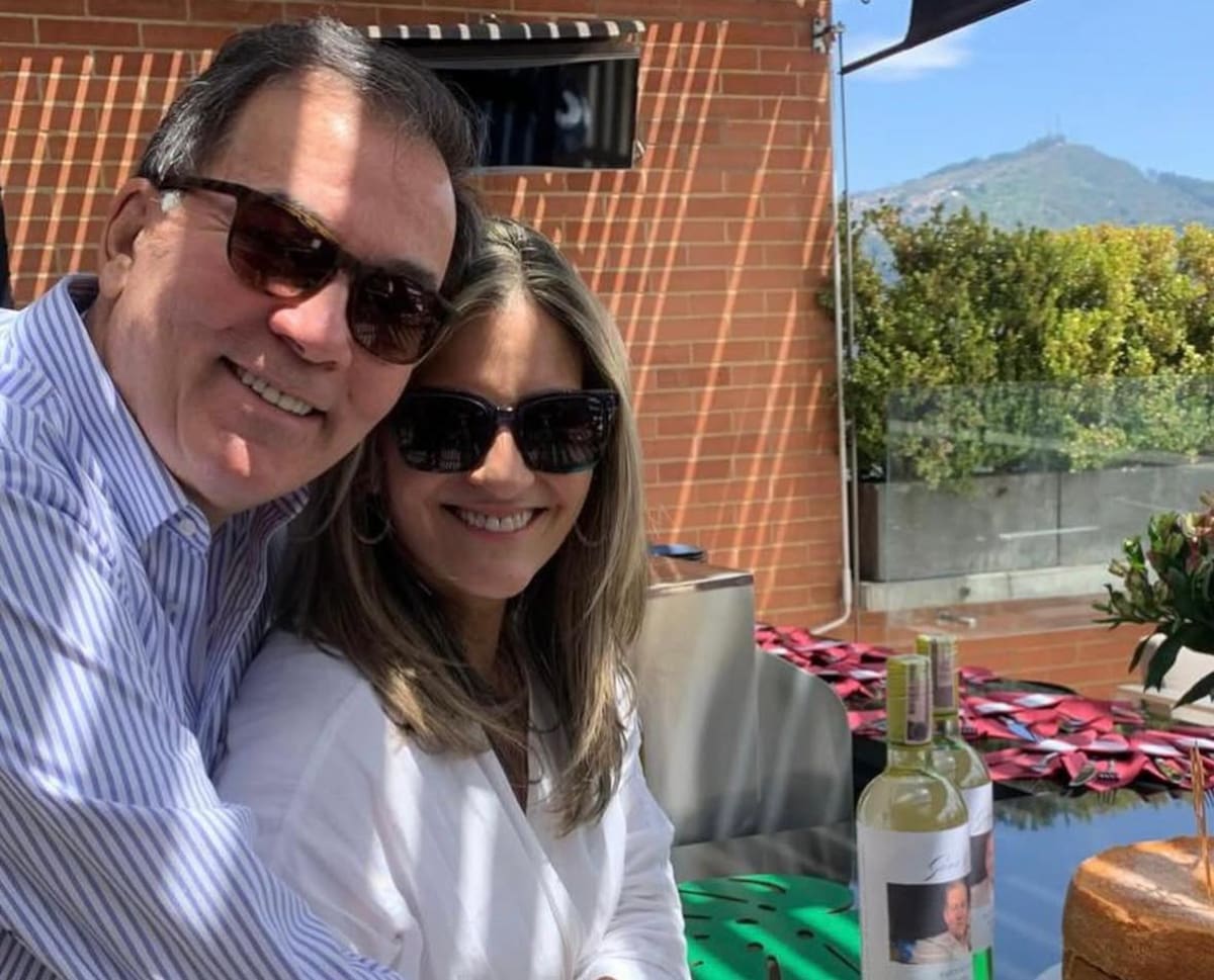 Gina Yepes y su nuevo esposo John Rocha. //Foto: Tomada de redes sociales.