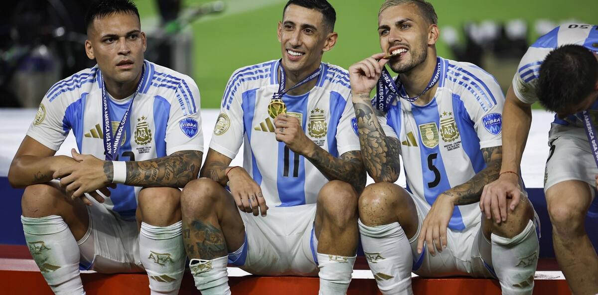 Lautaro Martínez, Ángel Di María y Leandro Paredes, multicampeones con la Selección Argentina. //EFE