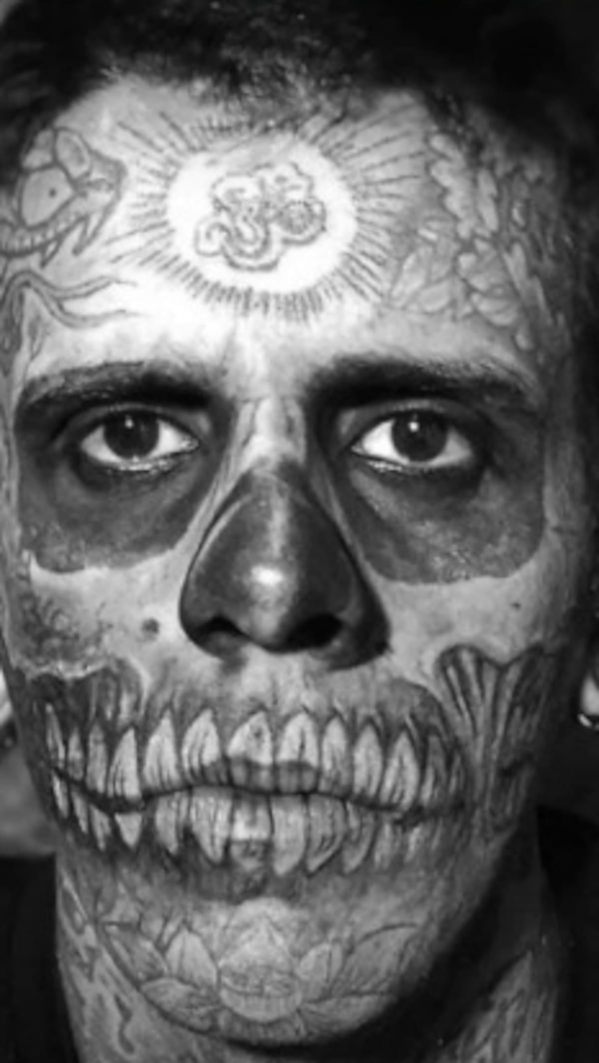 El brasileño ya ha completado varias sesiones de remoción de tatuajes. // Foto: redes sociales - @leandrodesouzabless