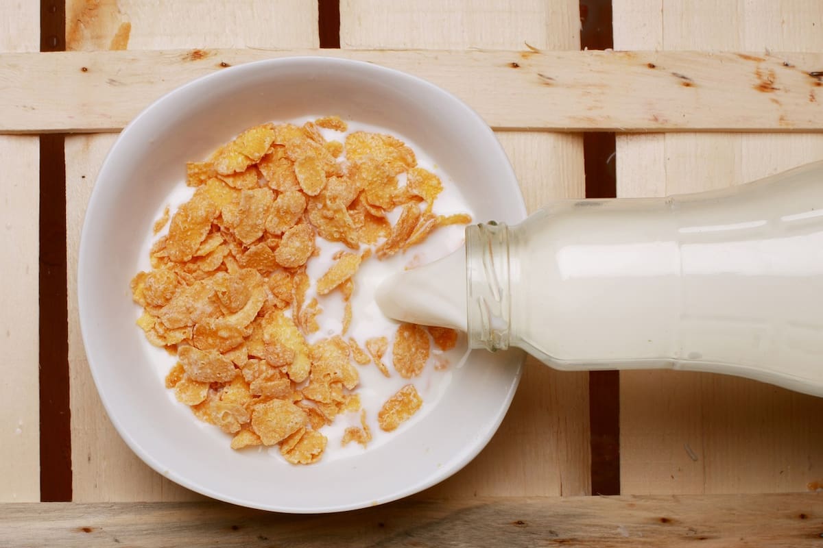 Rectificación: 6 marcas de leche en Colombia fueron multadas, no sacadas del mercado