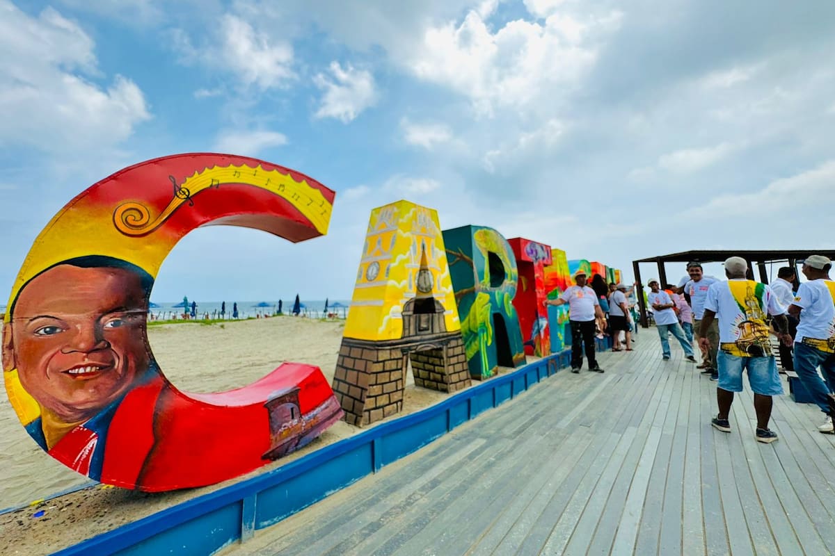 Video: remodelan letras de Cartagena para homenajearla en su cumpleaños, así quedaron