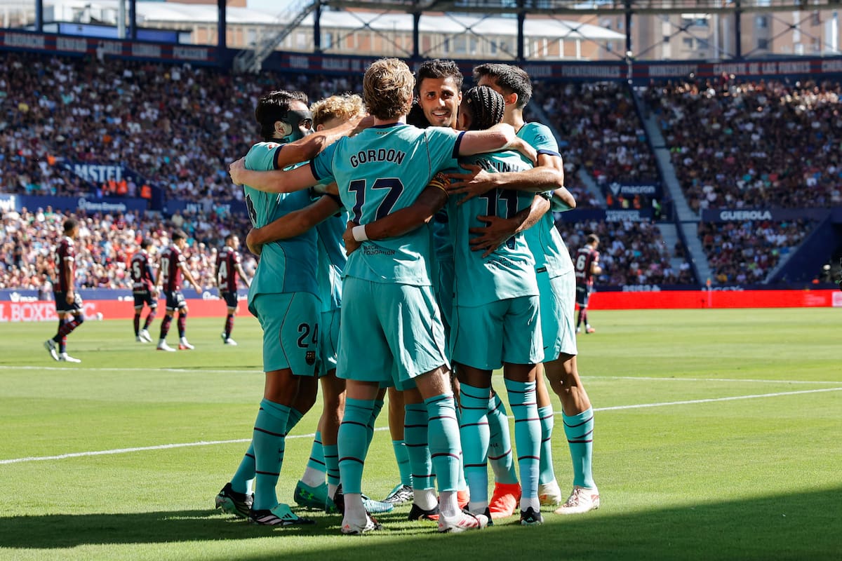 Barcelona es líder en solitario de LaLiga tras su triunfo en la quinta jornada sobre Levante. //Foto, EFE: Biel Aliño