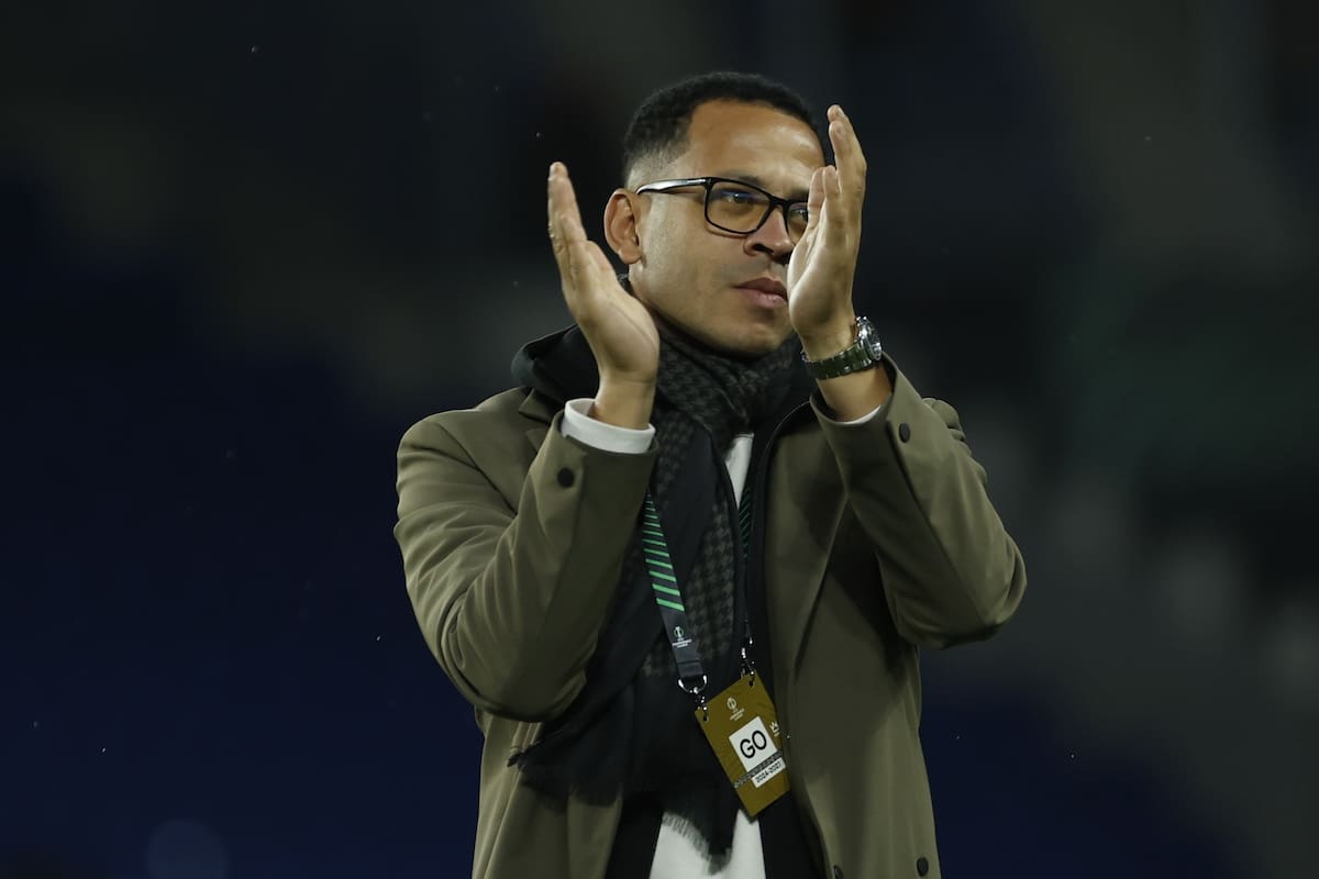 El ahora exentrenador del Estrasburgo, Liam Rosenior. //Foto, EFE: MOHAMED MESSARA