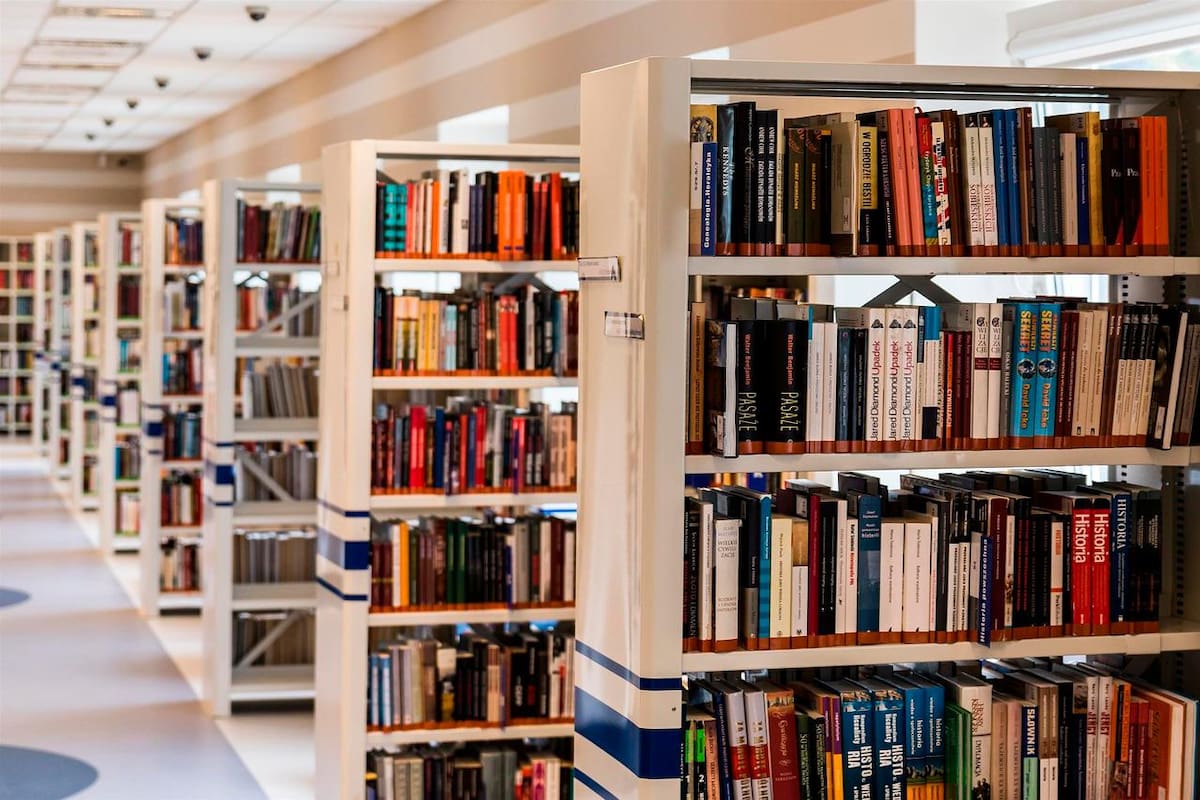 10 autores que debes leer este 2026 para empezar bien el año