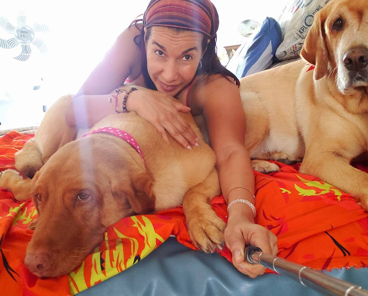 Lilian Milena Barandica Cañón vivía con sus dos mascotas en Marbella. Una de ellas murió.
