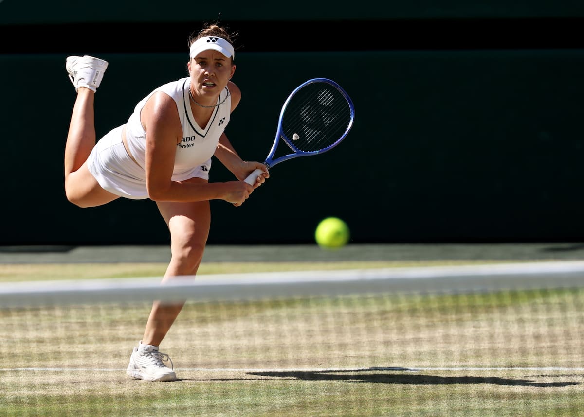 Linda Noskova derrota a Muchova y se corona campeona de Wimbledon. // Foto: EFE/EPA/NEIL HALL.