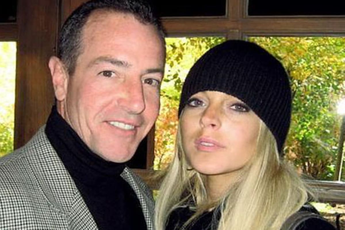 Papá de Lindsay Lohan fue encarcelado por perseguir a su ex