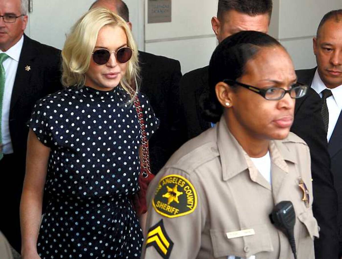 Lindsay Lohan sigue con sus líos judiciales. ARCHIVO